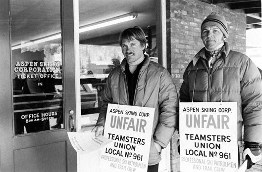 Aspen picketers 1971